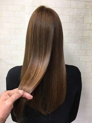 《ダメージレベルに合わせたスペシャルヘアケアをご用意》洗練された技術で品のある大人styleへ導きます。