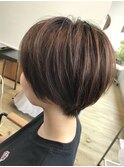 ふんわり丸みショート×20代カジュアル