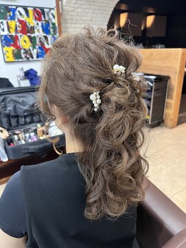 ラブリッシュ(LOVERICHE) パーマとクセ毛を活かしたハーフアップスタイル【延山styling】