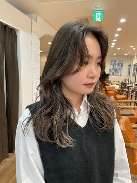 ノラキチジョウジ(NORA KICHIJOJI) #ハイライトカラー#カーテンバング#センターパート#ロング