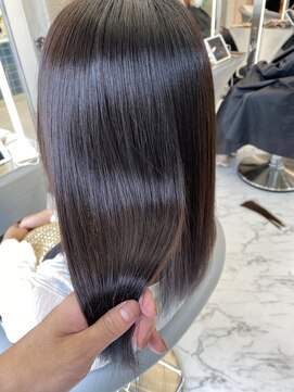 ロンドルーチェ 心斎橋(Lond luce) ダークアッシュ/ミディアムレイヤーカット［髪質改善/縮毛矯正］