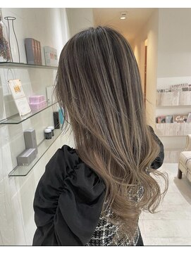 タブーセントラル(TABOO Central) 脱白髪染めハイライト