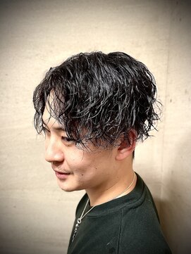 プラウド(PROUD) センター分け緩めツイスパスタイル