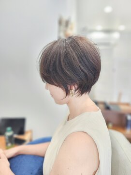 ツナグ(TSUNAGU) 質感と量感にこだわってつくるショートスタイル×透明感カラー