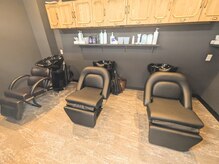 イーストバイエルゴ 川崎東口(EAST by ergo)の雰囲気（調光照明でリラックス出来るシャンプーブースでトリートメント◎）