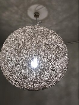 シロノトナリ(Shiro no Tonari)の写真/スパ専用ルーム完備の店内、落ち着いた空間で、髪も心も美しく☆あなただけの特別なサロンタイムを。
