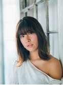 前髪アリの切りっぱなしボブ