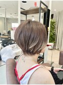ショートボブ