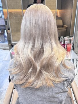 サンク 原宿 表参道(cinq) ダブルカラーハイトーンカラーミルクティーベージュ30代