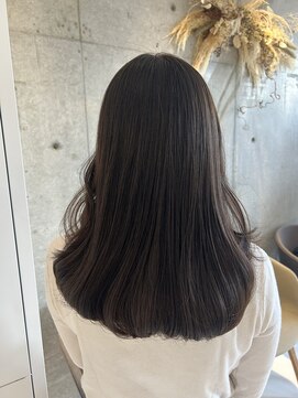 アルジャーノン コックス(ALGERNON COX) ぷつっと、たぷっとシルエットが可愛いカットです