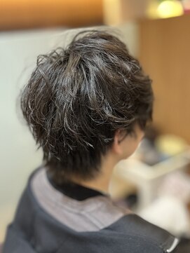 アミカ(Amica) 縦落ちパーマ×ネオウルフ