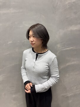 ナンバー 大分中央町店(N°) 透明感オリーブグレー×柔らかレイヤーボブ