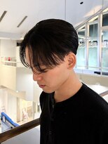 トリッカバルコニー ハヤマ(tricca Balcony Hayama) メンズカット/センターパート/コンマヘアショート