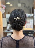 シンプル大人っぽいシニヨンヘア