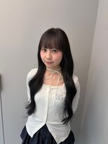 ロエ(LOE) グレーブラックレイヤーカット顔周りレイヤー髪質改善