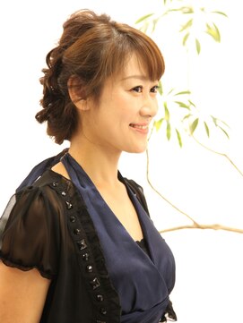 プラセル (placer) 程よいリラックス感が漂うアレンジアップスタイル!