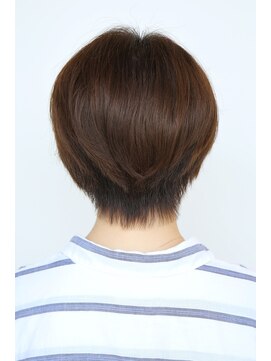 ノックス NOCKS(南流山駅前店) センターパートと小顔ショート