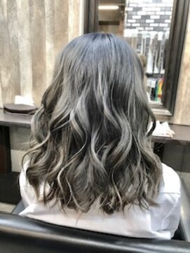 ガナンシア 横浜本店(ganancia) グレーグレーグレーカラー