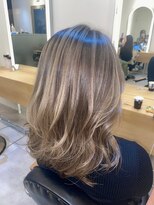 ジーナ 博多(Zina)&nbsp;ホワイトアッシュエアリーミディ/黒髪ショートパーマ