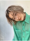 ミルクティーベージュ　小顔ボブ　センターパート