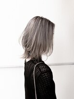 デビュー ヘアーメイク&nbsp;レイヤースタイル　グレージュカラー