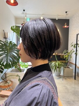 ヘア サロン ルート 幕張(Hair Salon ROUTE) 《大人可愛い》20代30代40代前下がりショート [ROUTE幕張店]
