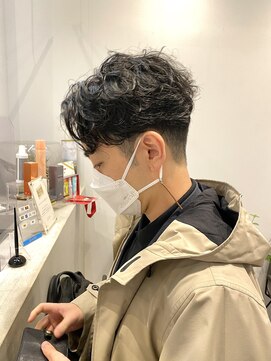 ベル 銀座5丁目店(Belle) ビジネスマンのツーブロックアップバングパーマ