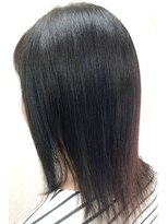 黄ぐまくん美容室 セミロング シャギー