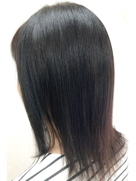 黄ぐまくん美容室 セミロング シャギー