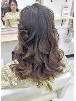 プティクローシェ バイ クオーレ(petite cloche by CUORE)&nbsp;【お呼ばれ】ねじりハーフツイン(崩しめ)