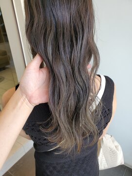 フリーラ 京都河原町三条店(freera) オリーブベージュカラー