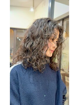 ナループロアオハナ(Nalu pu loa ohana) ハードパーマ/パーマ/大きめハードパーマ/スパイラルパーマ