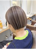 ハイトーンボブ白髪ぼかしホワイトベージュ顎ラインボブ【横浜】