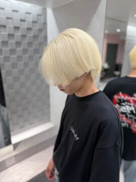 ジーナ 名駅(XENA.) ホワイトブロンド/くすみベージュ/ブロンド/ブロンドカラー