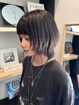 ローリーポーリークラウン(Roly Poly Clown) ボブウルフ/量多めでも軽く見える抜け感ヘア/こえだ