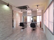 ラヴィ(La Vie)の雰囲気(店内は木目を基調としたあたたかみのある空間。)