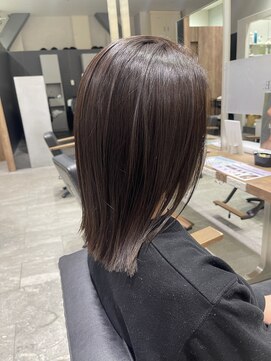 オリーブ×くすみグレージュ