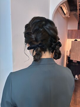 ロティー(loty) ツインアレンジ カチモリ風ヘアセット お呼ばれヘア 10代20代