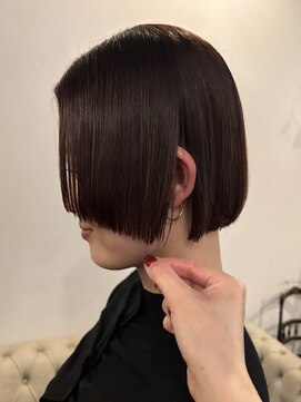 ニュートライズ(NEUTRIZE) ライン感を整えたミニマムボブ