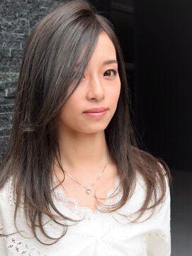 ルチア(Lucia) 大人ヘルシーなストレートヘア