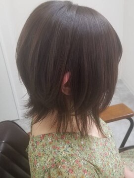 シェルビー 新宿(SHELBe) シルキーベージュ×ハッシュカット[新宿/髪質改善/ヘッドスパ]