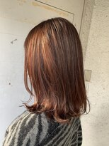 エミュー(emue) ミディアム切りっぱなし外ハネ 秋カラー『ピンクレッド』木ノ下