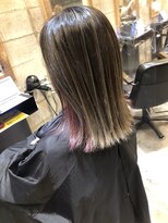 メリー(merry craftsman's factory)&nbsp;外国人風バレイヤージュ、インナーカラーピンクグレージュ