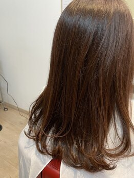 ヘアアンドアイラッシュ ルーム(hair&eyelash room)の写真/《グレイカラーでも透明感あふれるツヤ感を◎》明るいカラーの楽しめる♪ナチュラルで上品な仕上がりに。