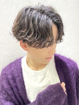 グッドタイムエフティフィフス 横浜西口(GoodTimes ft.fifth) ツイストスパイラルパーマセンターパートツーブロック刈り上げ