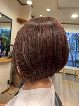 スリーク 前下がりボブ