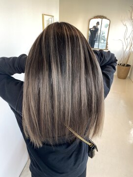 ラウレア(LAULEA) バレイヤージュカラー