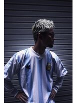 リップスヘアー 銀座(LIPPS hair)&nbsp;大人男子のブリーチカラー　アップバングショート