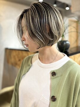 サニーサイドサロン(SUNNY SIDE SALON) 抜きっぱなしハイライト/ショートボブ/前下がり/たまプラーザ