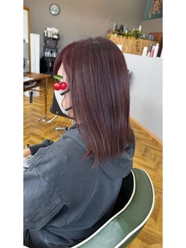 チェリーレッド